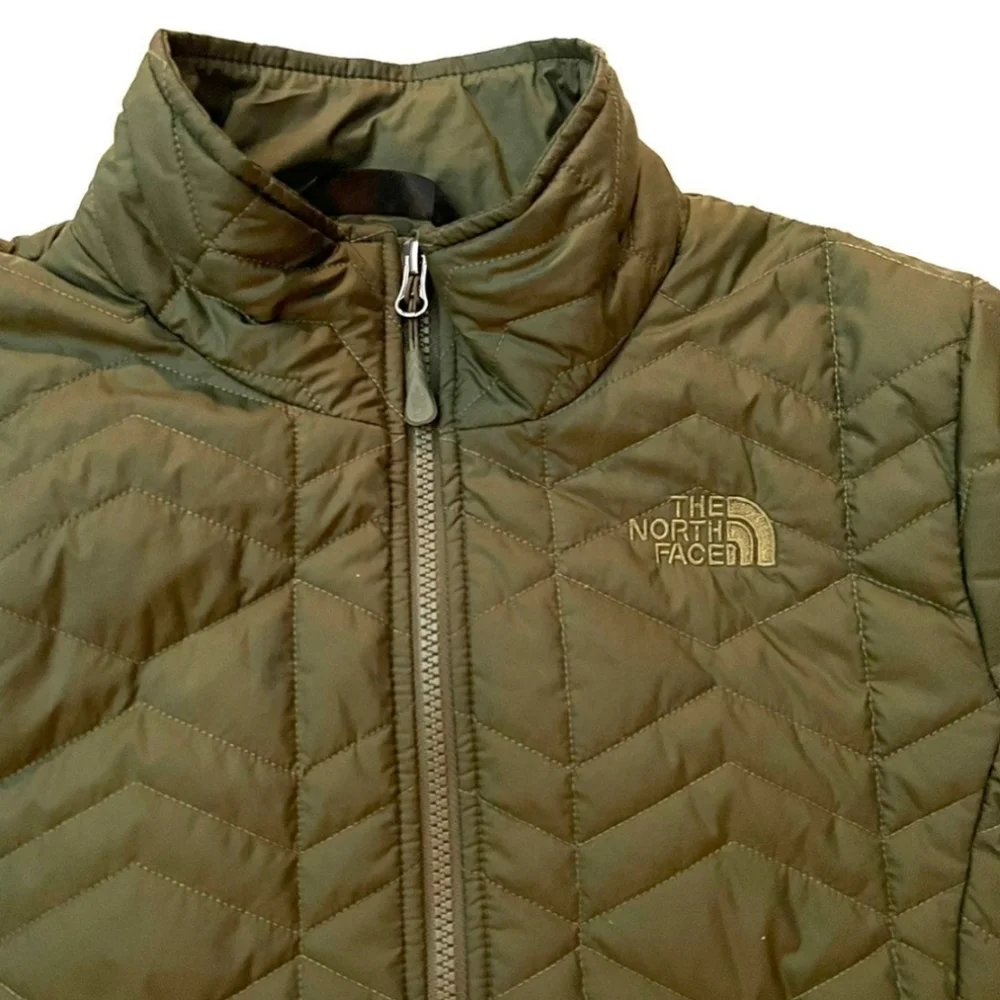 The North Face • Army Olive Green Womens Jacket Size Medium - Picture 2 of 4